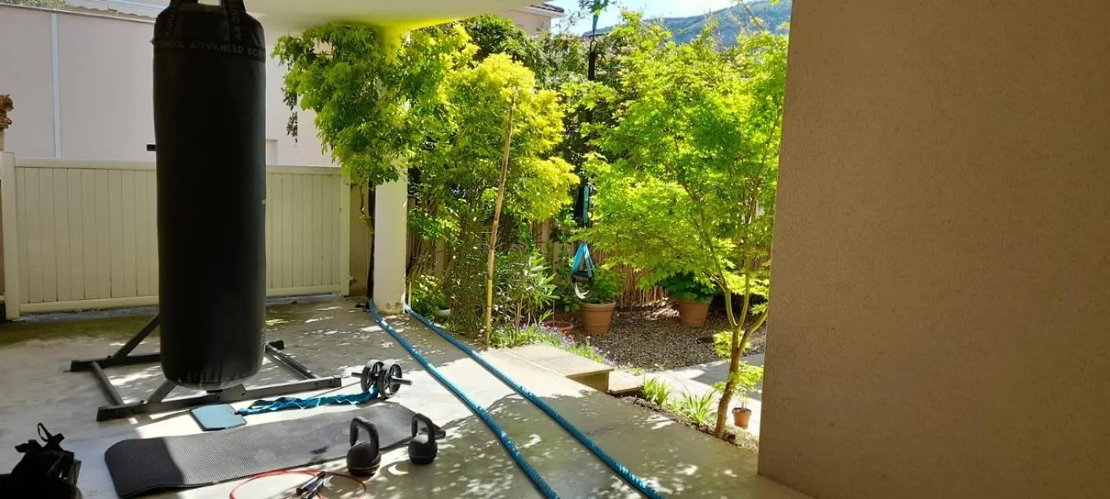 Jolie Maison Sportive Avec Exterieurs Millau